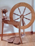 Ashford Traditional spinning wheel with double treadle kit